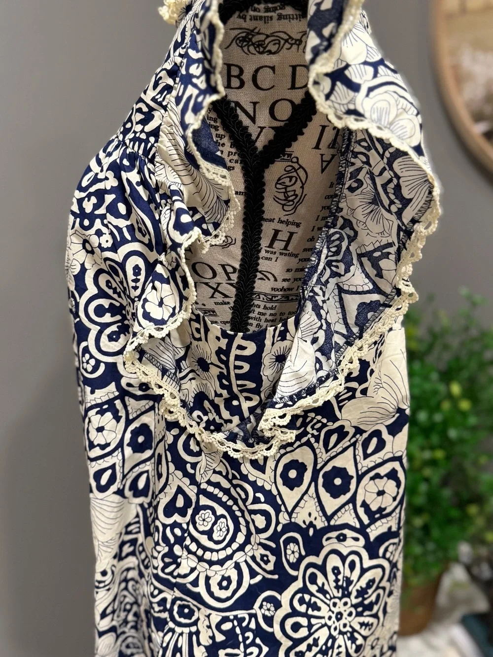 Umgee Navy and Cream Floral Lace-Trim Blouse - Picture 5 of 16
